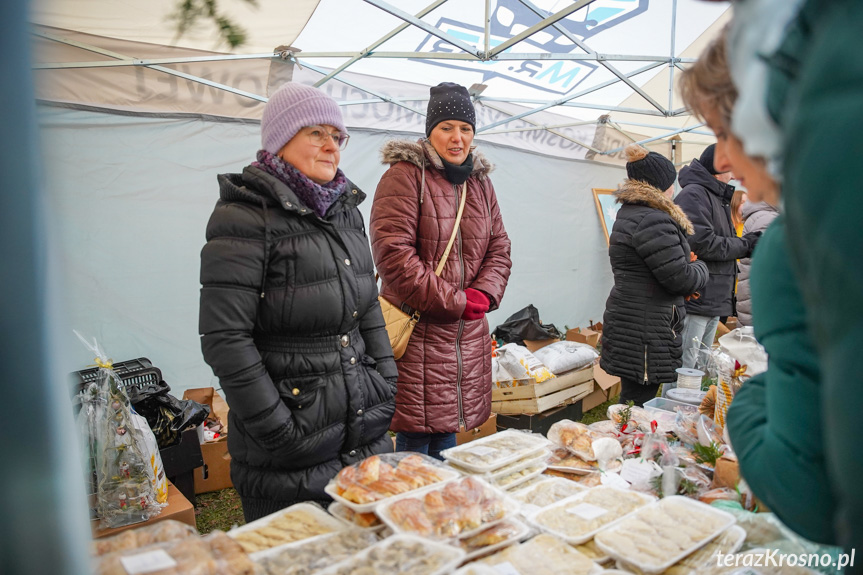 Kiermasz Charytatywny Bożonarodzeniowy w Zręcinie