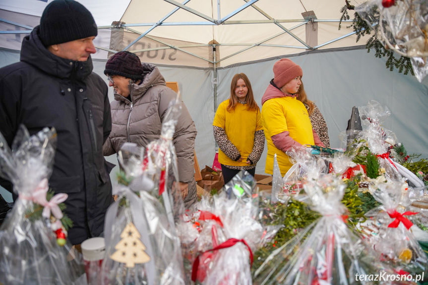 Kiermasz Charytatywny Bożonarodzeniowy w Zręcinie