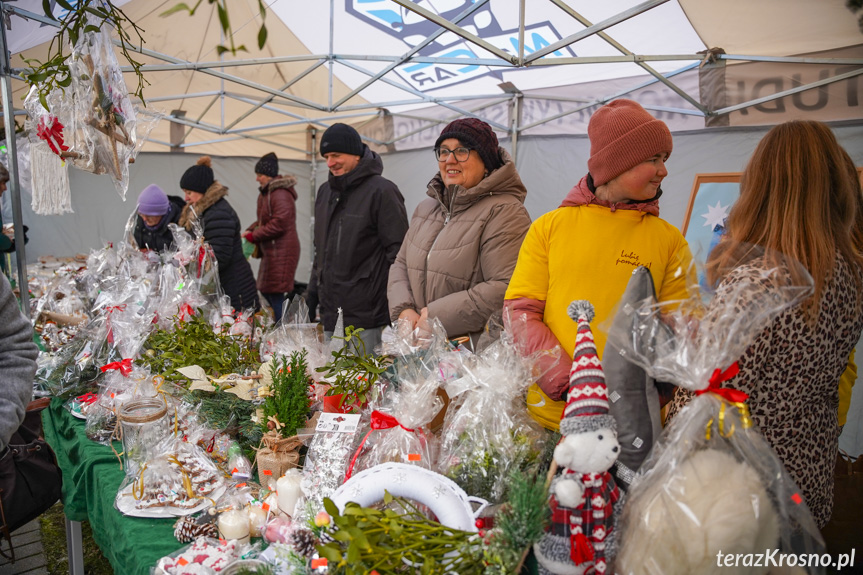 Kiermasz Charytatywny Bożonarodzeniowy w Zręcinie