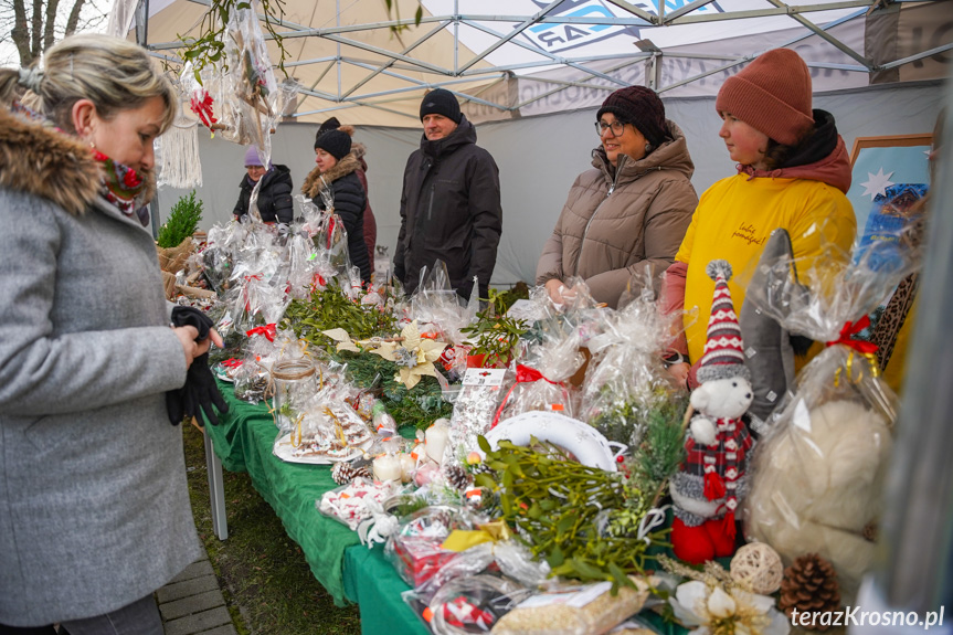 Kiermasz Charytatywny Bożonarodzeniowy w Zręcinie