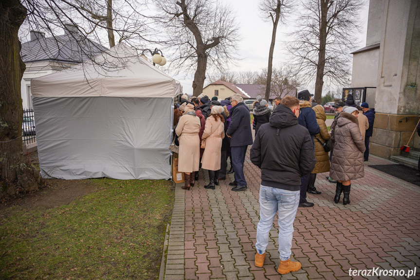 Kiermasz Charytatywny Bożonarodzeniowy w Zręcinie