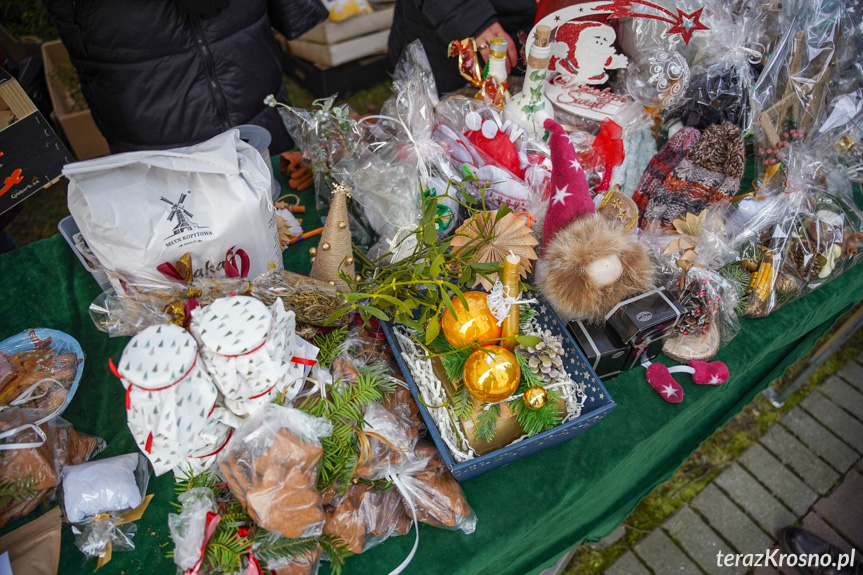 Kiermasz Charytatywny Bożonarodzeniowy w Zręcinie