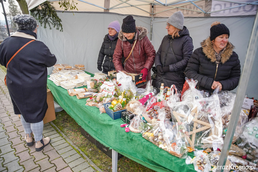 Kiermasz Charytatywny Bożonarodzeniowy w Zręcinie