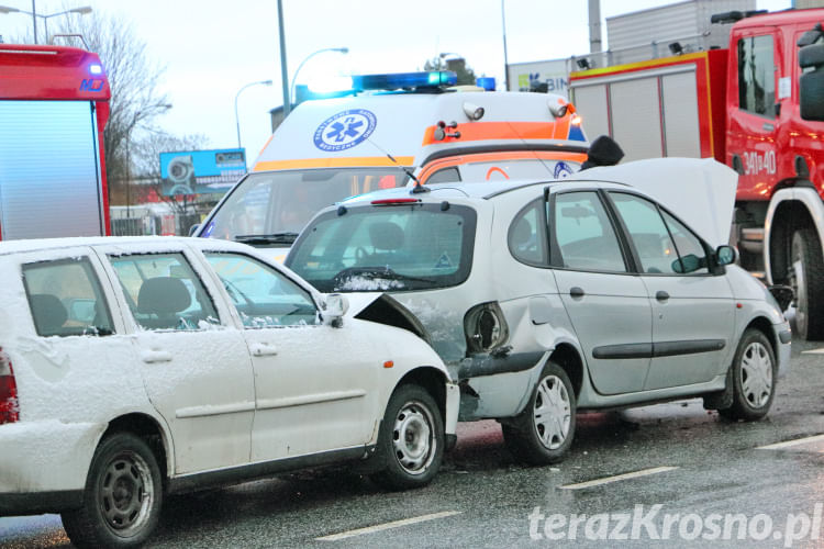 Kolizja 4 samochodów w Krośnie