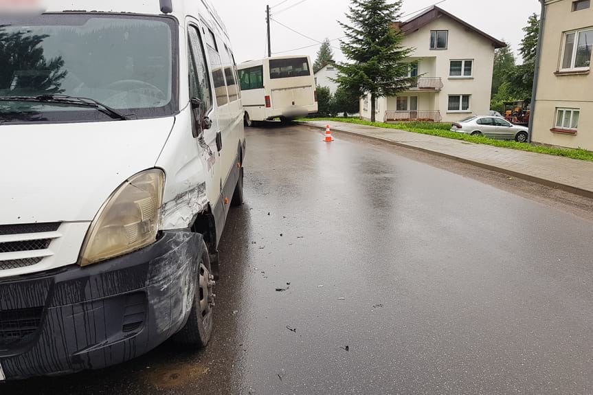 Kolizja busów w Rogach