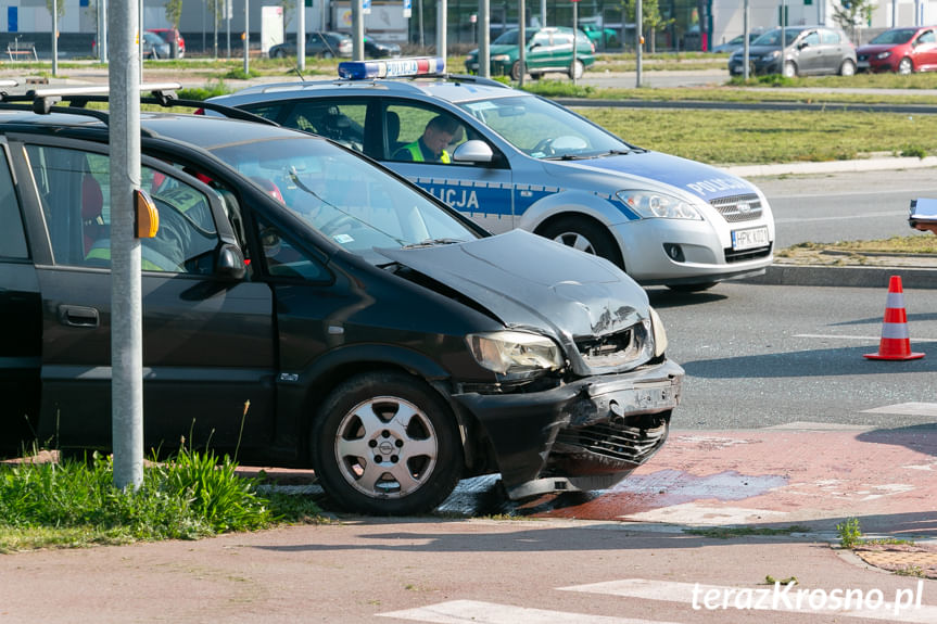 Kolizja dwóch samochodów na Bieszczadzkiej