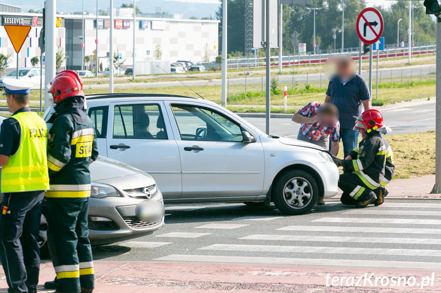 Kolizja dwóch samochodów na Bieszczadzkiej