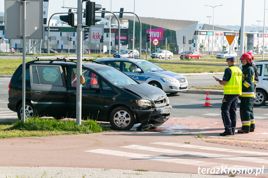 Kolizja dwóch samochodów na Bieszczadzkiej