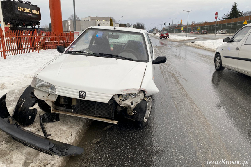 Kolizja na bocznym odcinku DK28