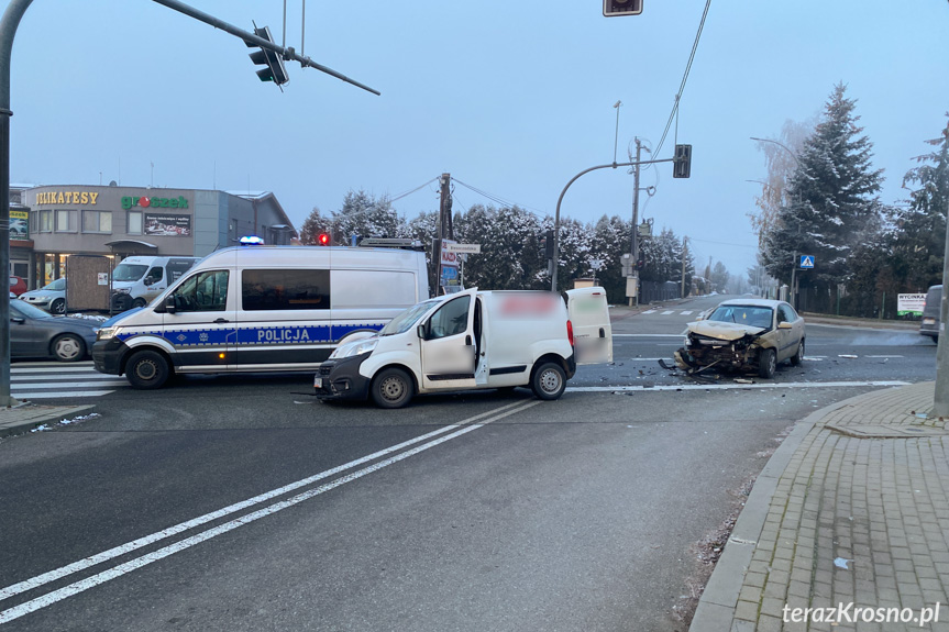 Kolizja na skrzyżowaniu w Krośnie