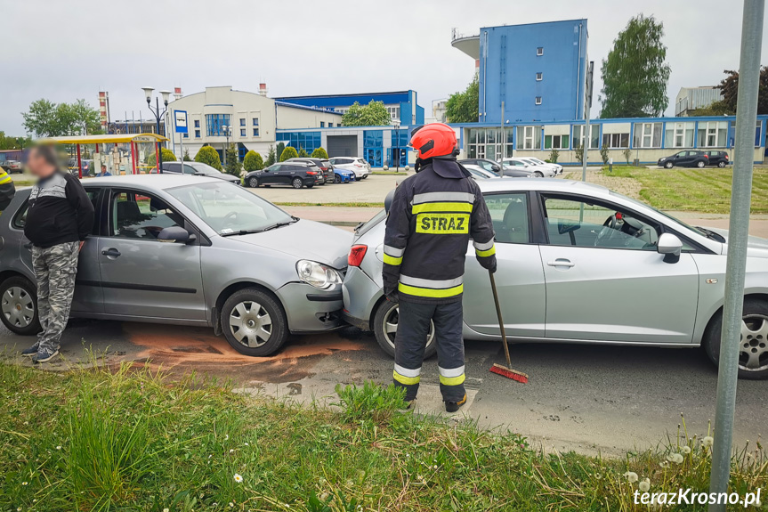 Kolizja na skrzyżowaniu w Krośnie