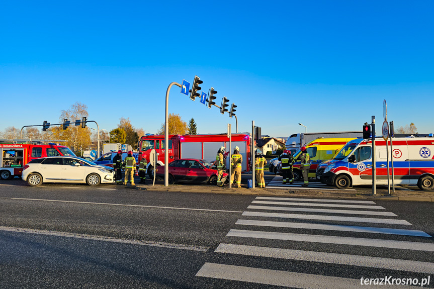 Kolizja na skrzyżowaniu Zręcińska...