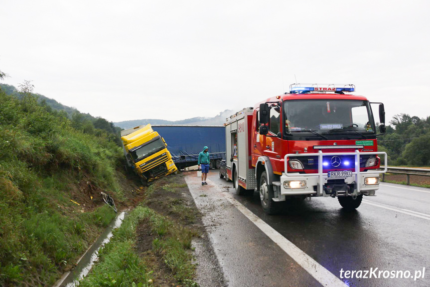 Kolizja tira w Nowej Wsi