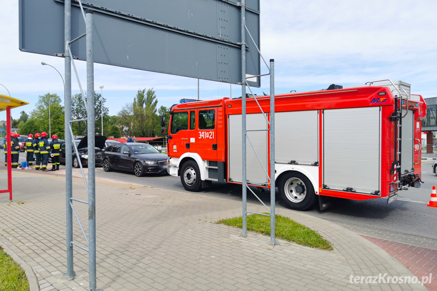 Kolizja trzech samochodów na Niepodległości w Krośnie