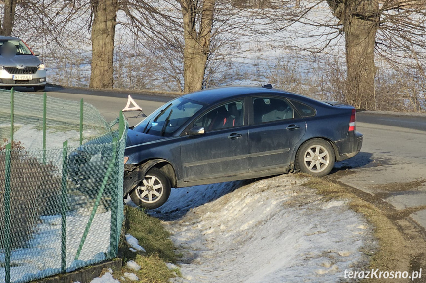 Chorkówka. Uderzyła w ogrodzenie