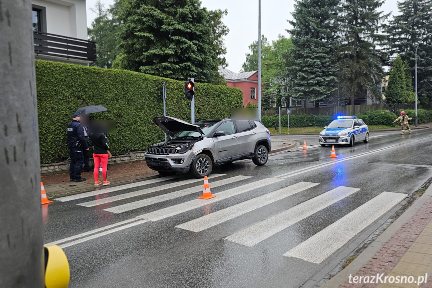 Kolizja wozu strażackiego z osobówką