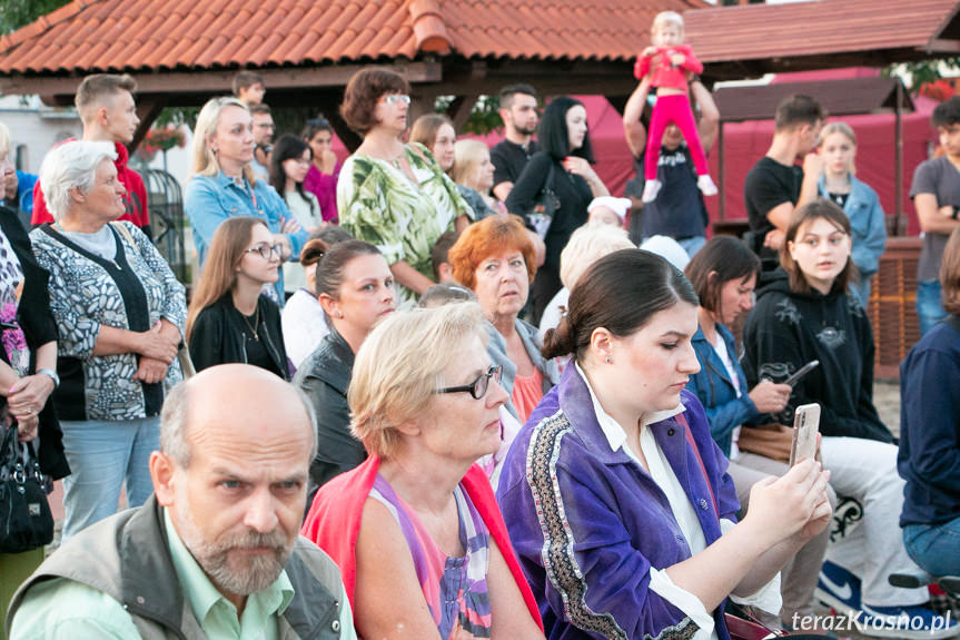 "Kolorowo i wzorzyście" - pokaz mody różnej w Krośnie