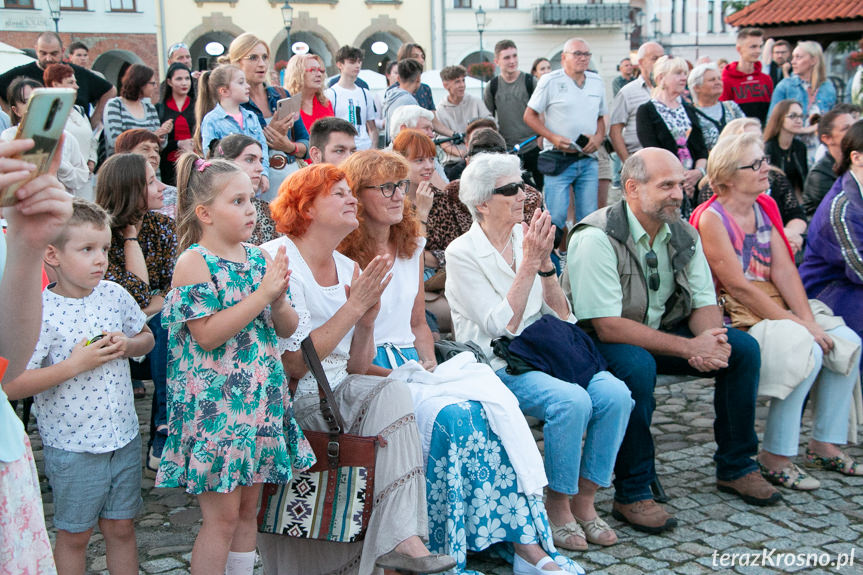 "Kolorowo i wzorzyście" - pokaz mody różnej w Krośnie