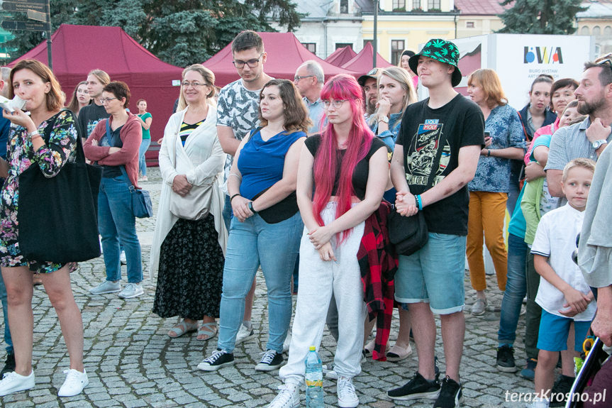 "Kolorowo i wzorzyście" - pokaz mody różnej w Krośnie