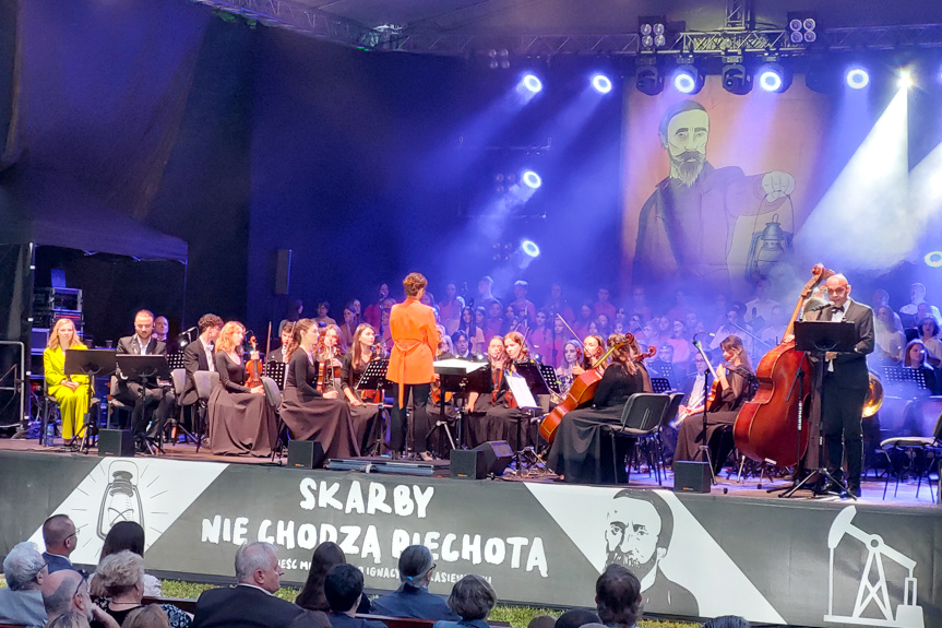 Koncert w Muzeum Przemysłu Naftowego i Gazowniczego w Bóbrce