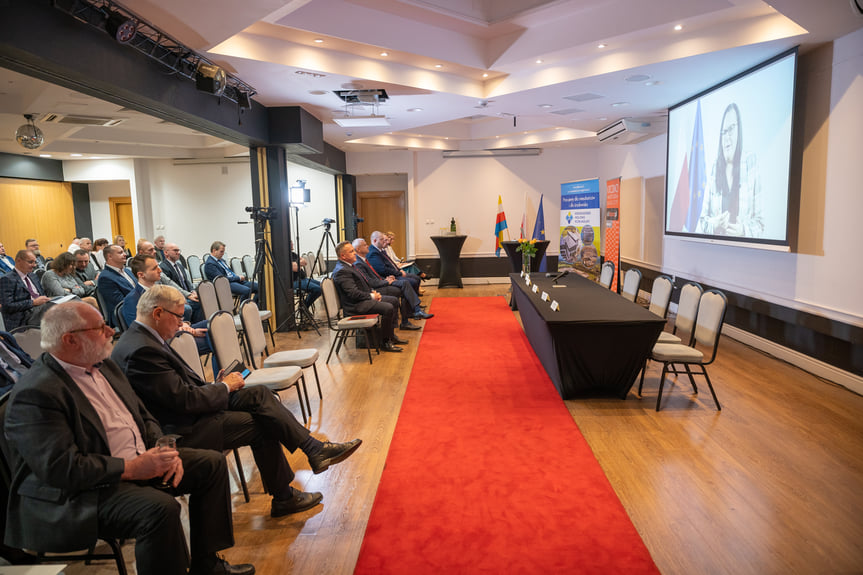 Konferencja podsumowująca...