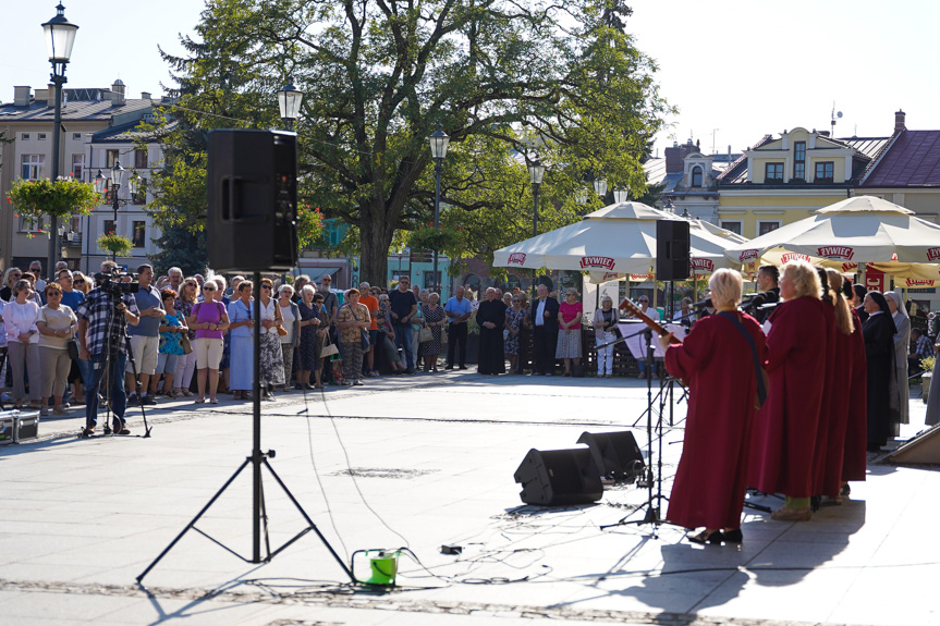 Koronka na ulicach miast świata - Krosno