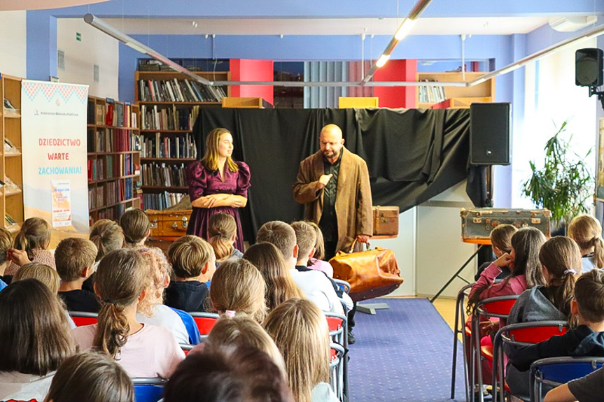 Krośnieńskie legendy na bibliotecznej scenie