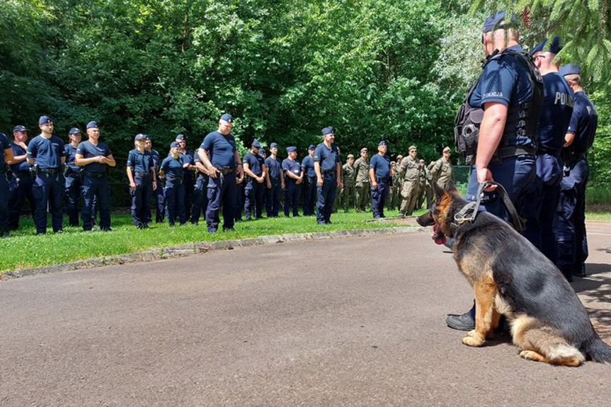 Krosno. Ćwiczenia policjantów i żołnierzy