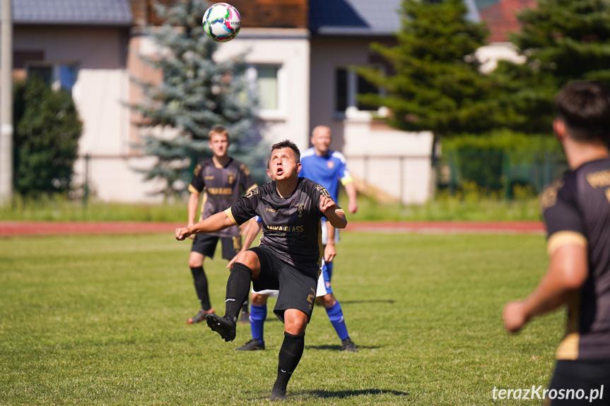 KS Pasja Krosno - UKS Guzikówka Krosno 3:2