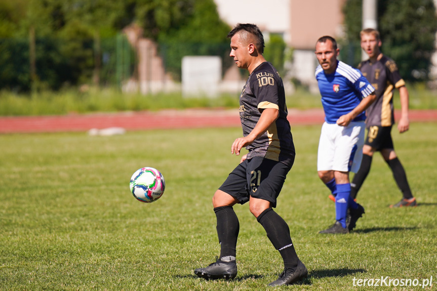 KS Pasja Krosno - UKS Guzikówka Krosno 3:2