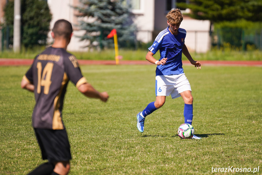 KS Pasja Krosno - UKS Guzikówka Krosno 3:2