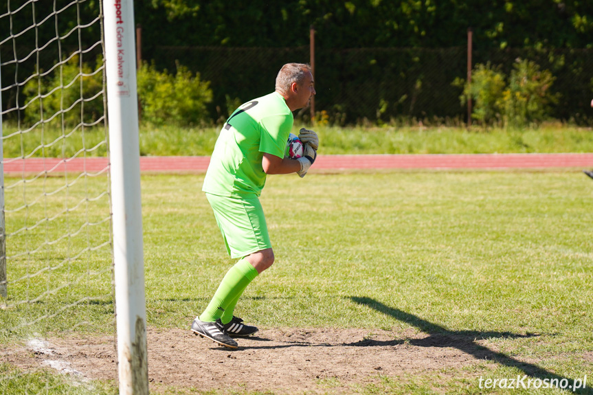 KS Pasja Krosno - UKS Guzikówka Krosno 3:2