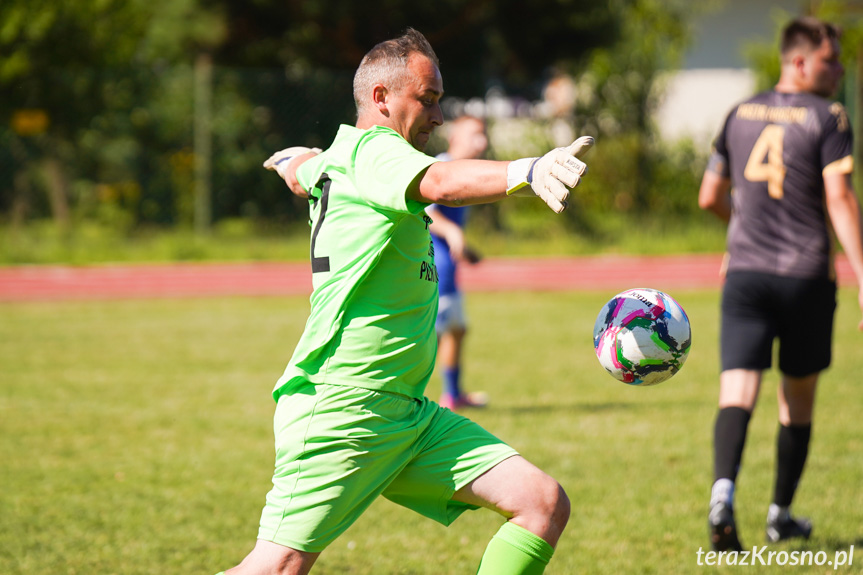 KS Pasja Krosno - UKS Guzikówka Krosno 3:2