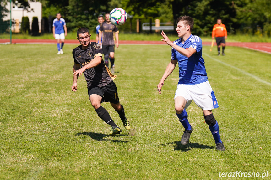 KS Pasja Krosno - UKS Guzikówka Krosno 3:2