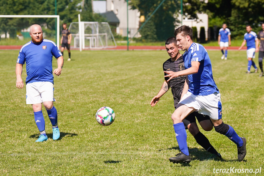 KS Pasja Krosno - UKS Guzikówka Krosno 3:2