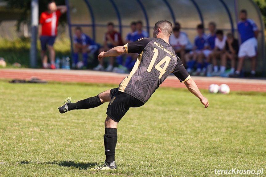 KS Pasja Krosno - UKS Guzikówka Krosno 3:2