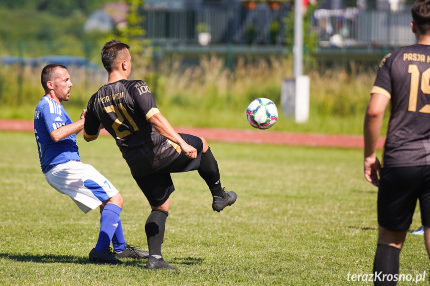 KS Pasja Krosno - UKS Guzikówka Krosno 3:2