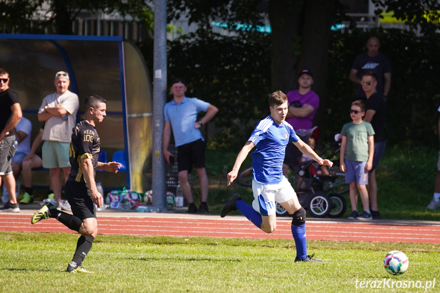 KS Pasja Krosno - UKS Guzikówka Krosno 3:2