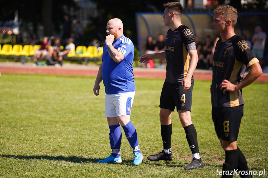 KS Pasja Krosno - UKS Guzikówka Krosno 3:2