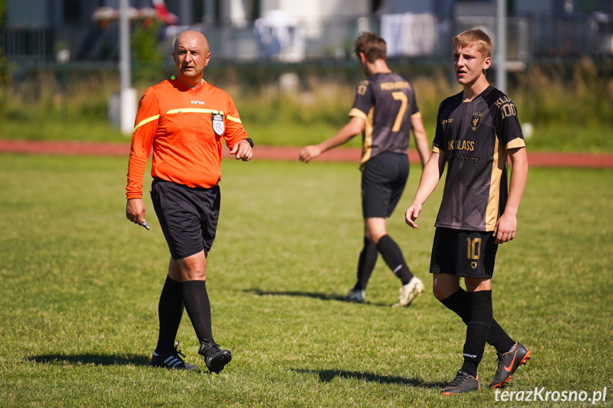 KS Pasja Krosno - UKS Guzikówka Krosno 3:2