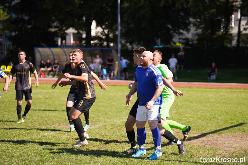 KS Pasja Krosno - UKS Guzikówka Krosno 3:2