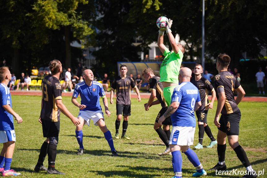 KS Pasja Krosno - UKS Guzikówka Krosno 3:2