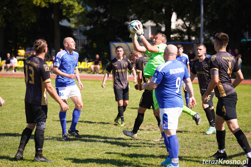 KS Pasja Krosno - UKS Guzikówka Krosno 3:2