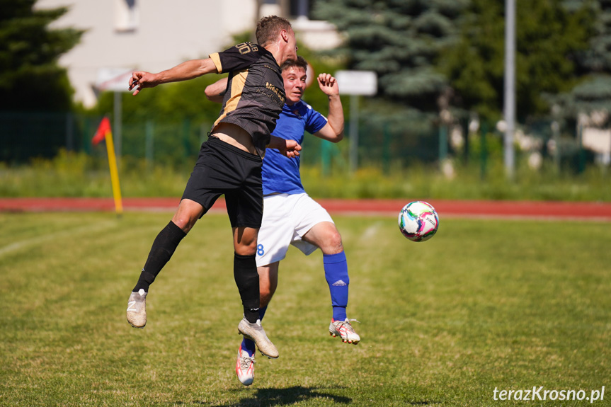 KS Pasja Krosno - UKS Guzikówka Krosno 3:2