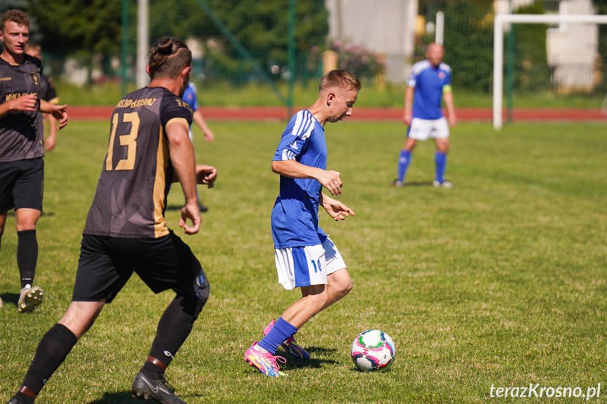 KS Pasja Krosno - UKS Guzikówka Krosno 3:2