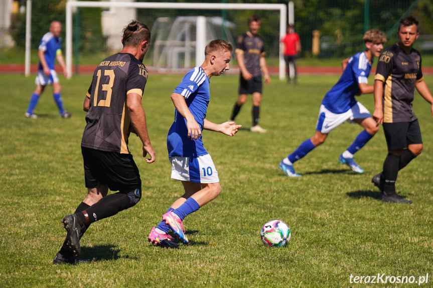 KS Pasja Krosno - UKS Guzikówka Krosno 3:2