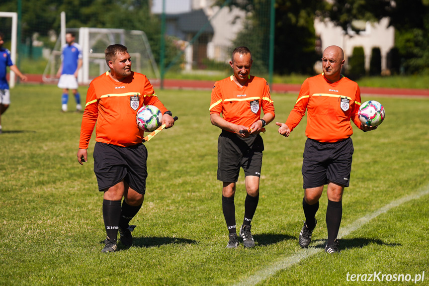 KS Pasja Krosno - UKS Guzikówka Krosno 3:2