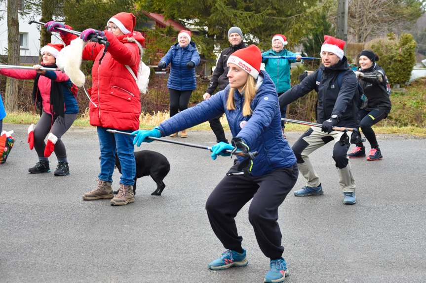 Mikołajkowy Rajd Nordic Walking w Lubatowej