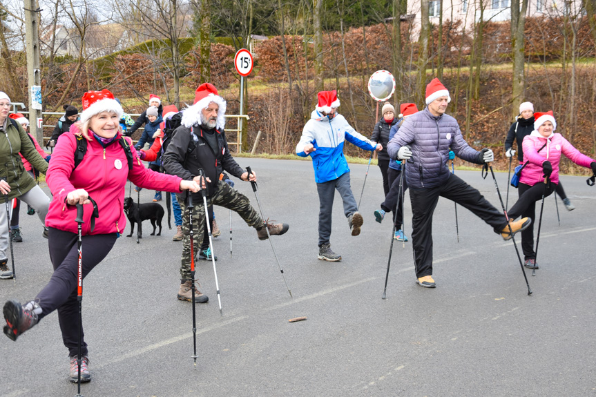 Mikołajkowy Rajd Nordic Walking w Lubatowej