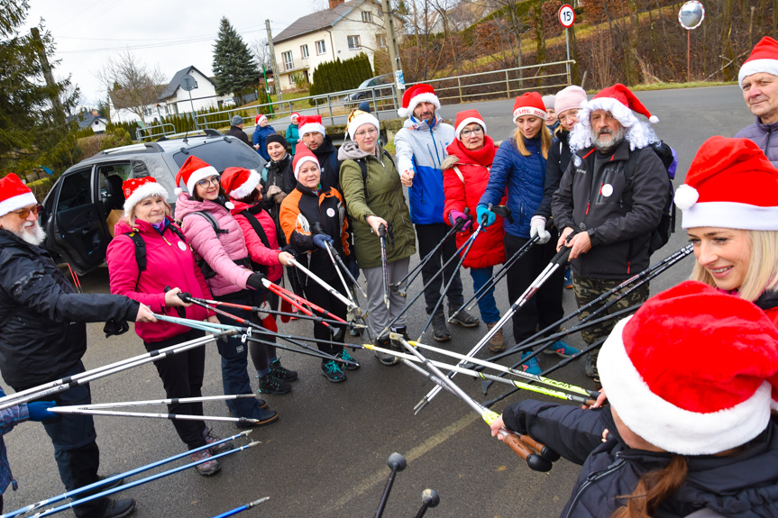 Mikołajkowy Rajd Nordic Walking w Lubatowej